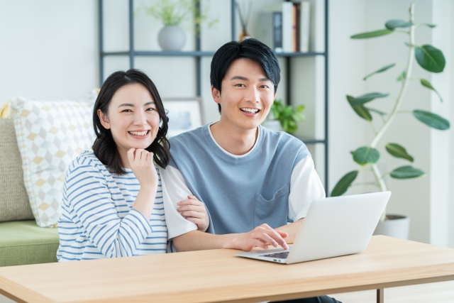 嬉しそうな男性
